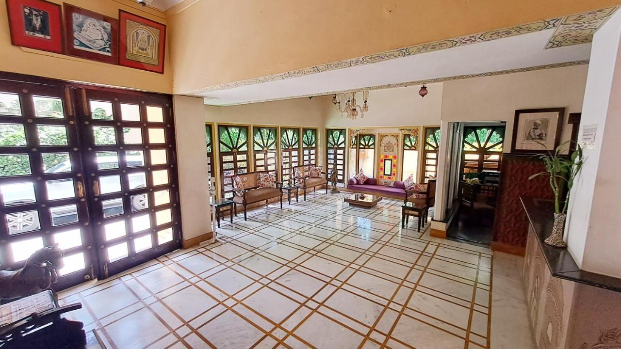 Hotel Mahendra Prakash Udaipur Exterior foto