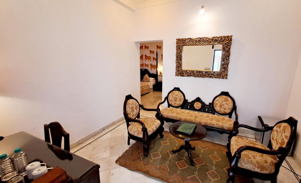 Hotel Mahendra Prakash Udaipur Exterior foto