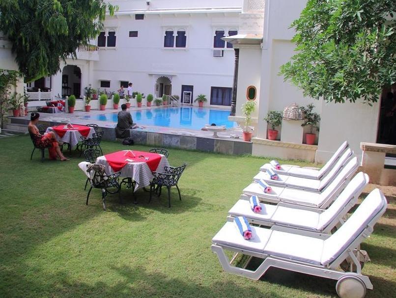 Hotel Mahendra Prakash Udaipur Exterior foto