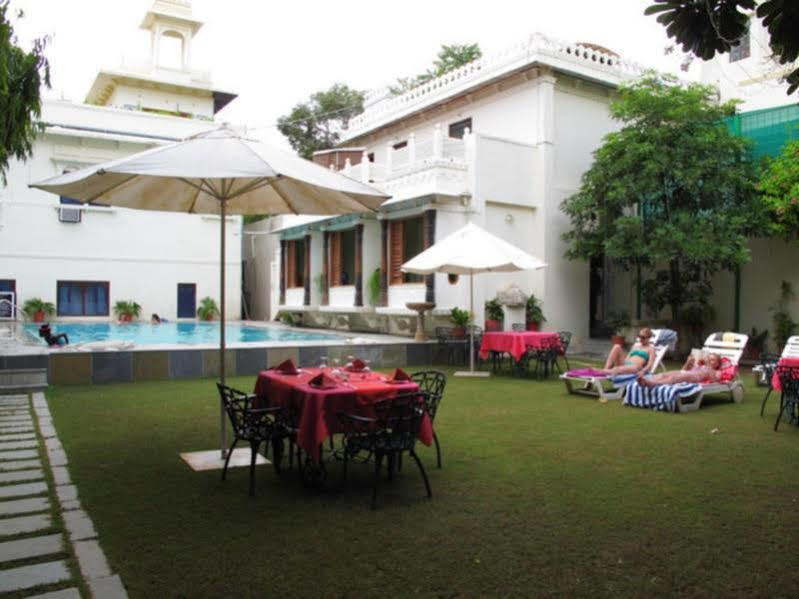 Hotel Mahendra Prakash Udaipur Exterior foto