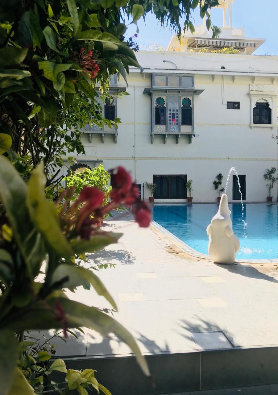 Hotel Mahendra Prakash Udaipur Exterior foto